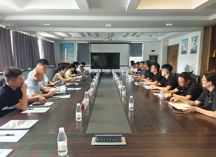 省經(jīng)信廳、市經(jīng)信局及服務(wù)型制造專家組到訪中揚立庫調(diào)研指導(dǎo)